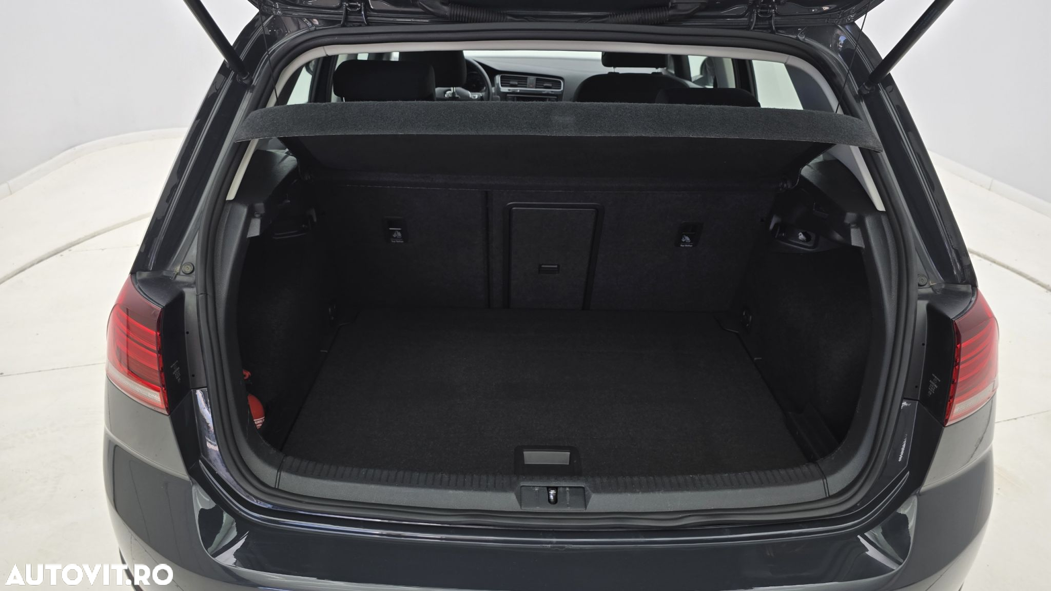 Volkswagen Golf 1.6 TDI Comfortline - 25