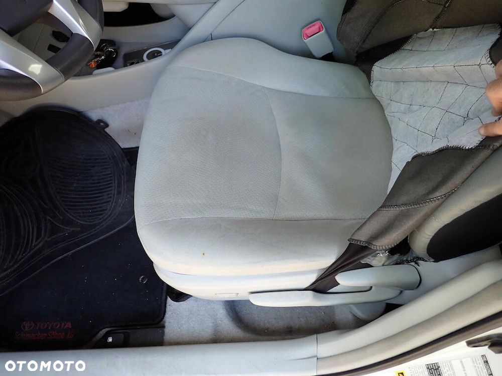 Toyota Prius 1.8 HSD Sol - 9