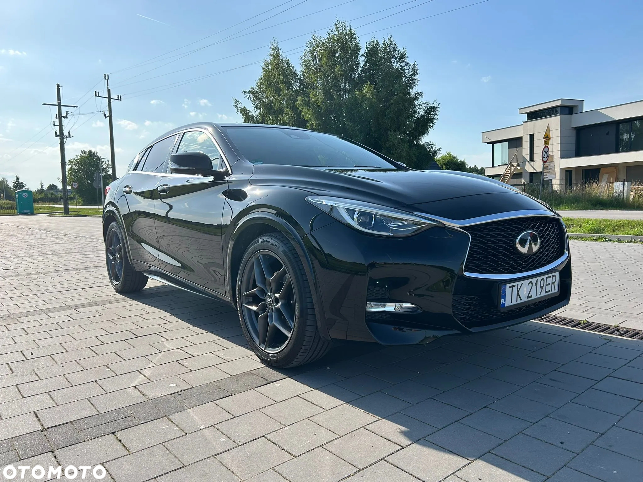 Infiniti Q30 - 24