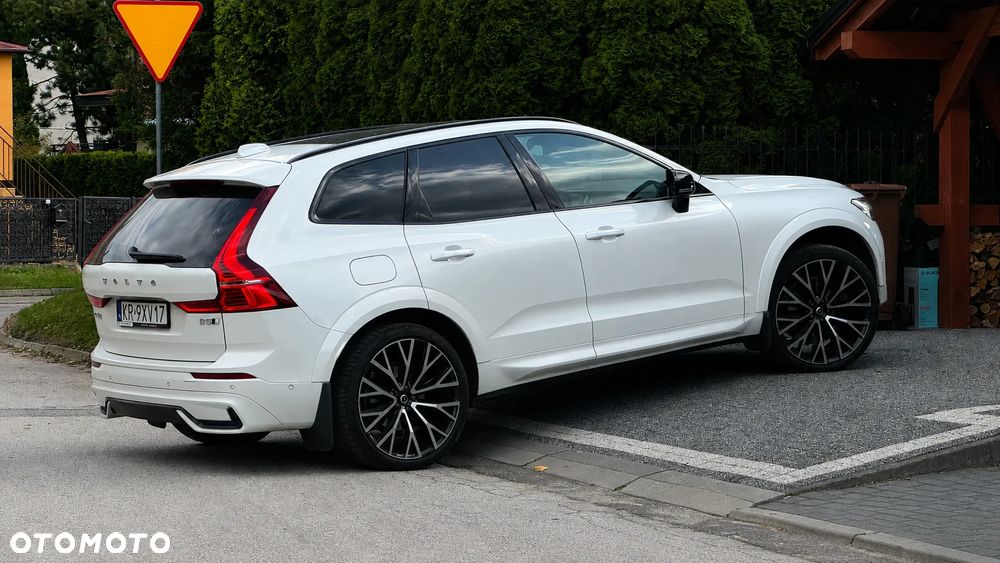 Volvo XC 60 B5 B AWD R-Design - 4