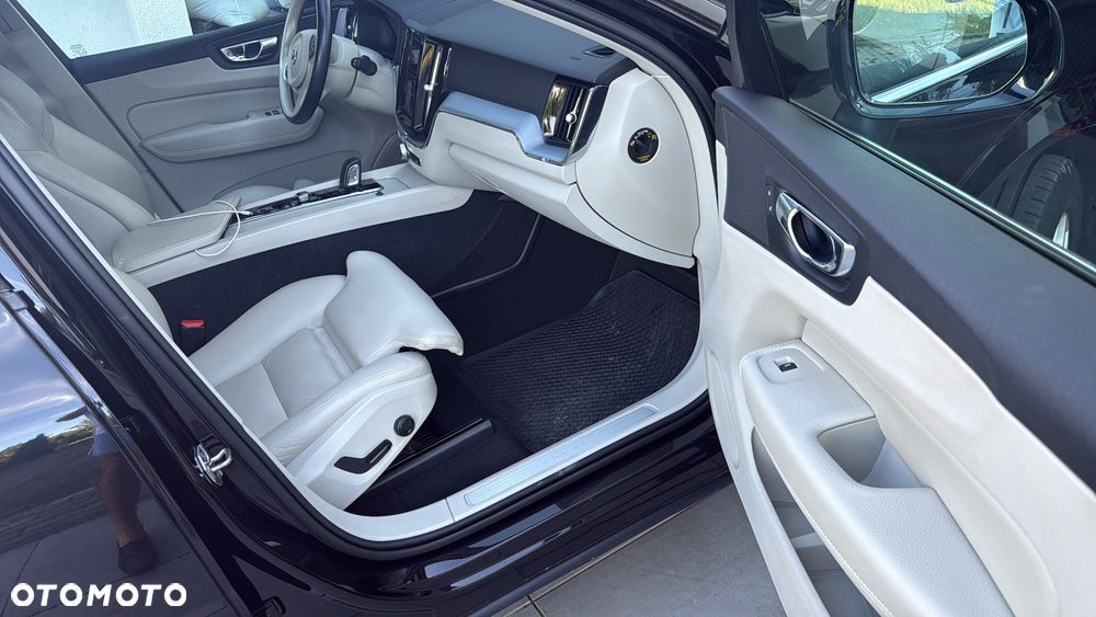Volvo XC 60 B4 D Momentum - 2