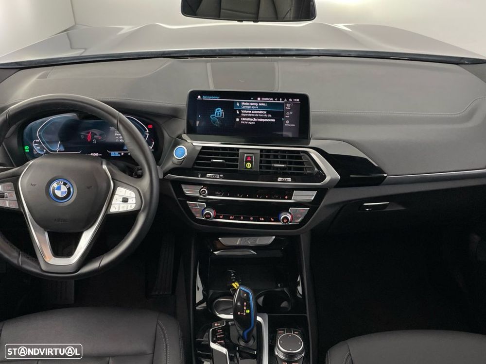 BMW iX3 Inspiring - 10