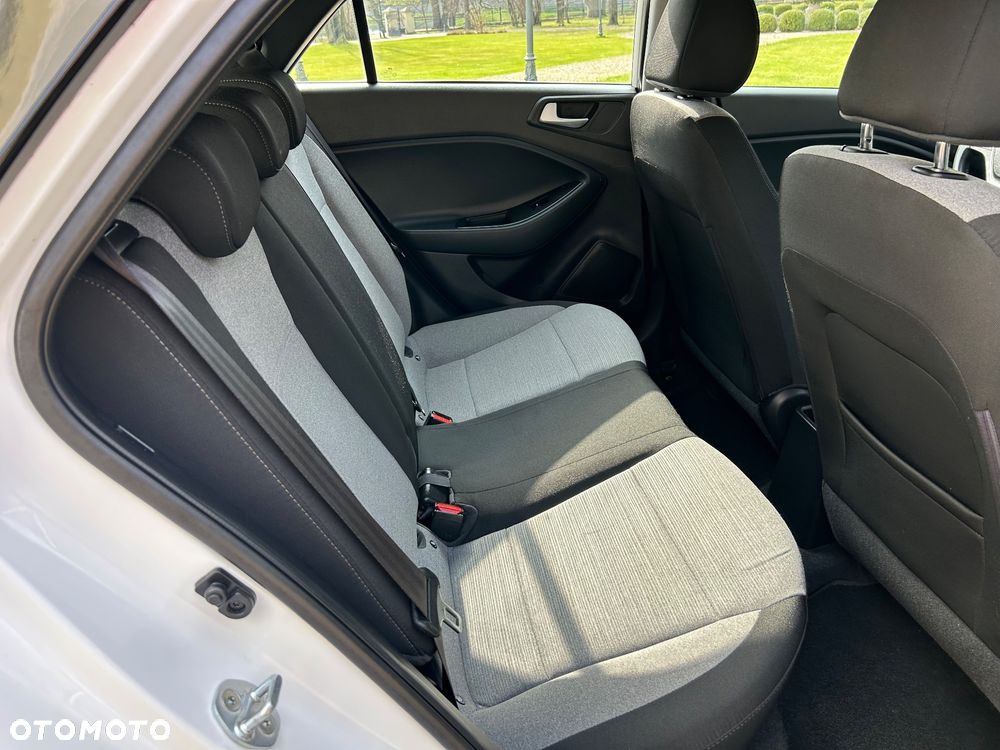 Hyundai i20 1.2 Passion - 16