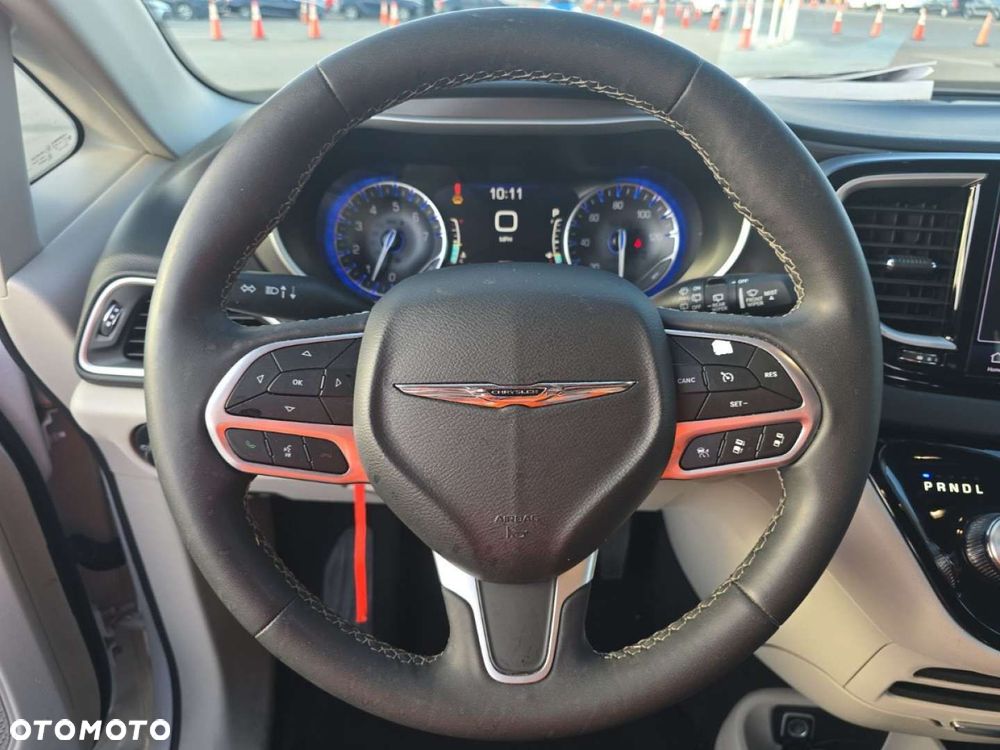 Chrysler Pacifica - 18