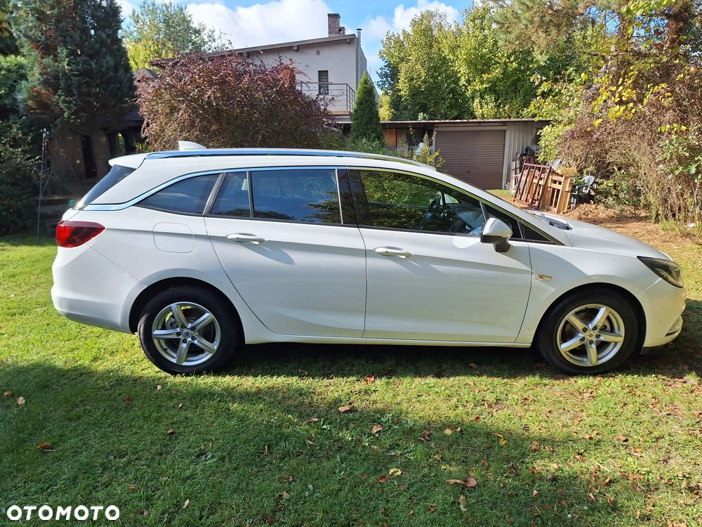 Opel Astra 2017 photo 2