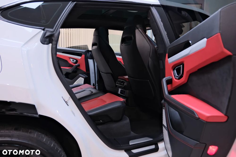 Lamborghini Urus - 29