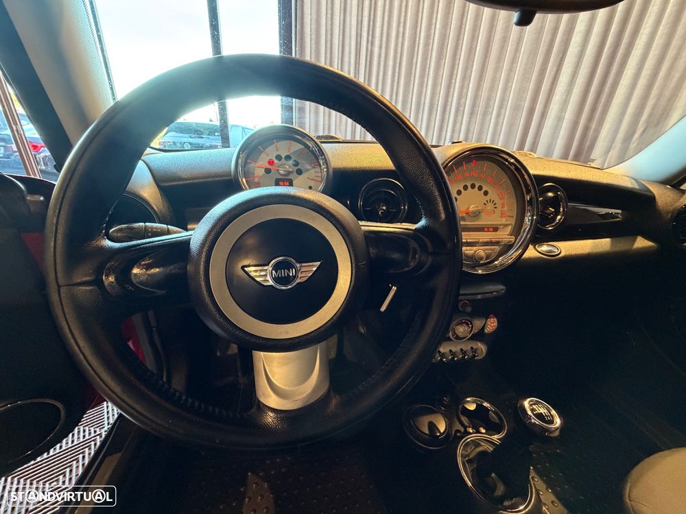MINI 3 Portas Cooper D - 24