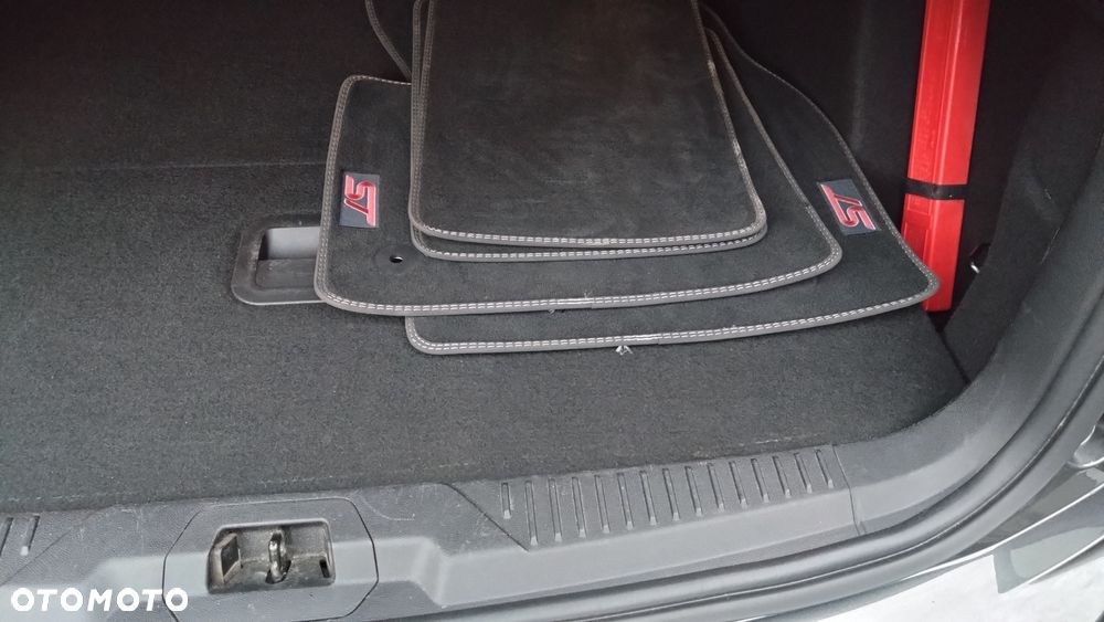 Ford Focus 2.0 EcoBlue ST-2 - 17