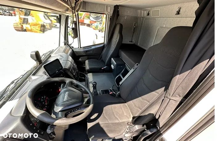 Iveco STRALIS 440 HI-ROAD - 28