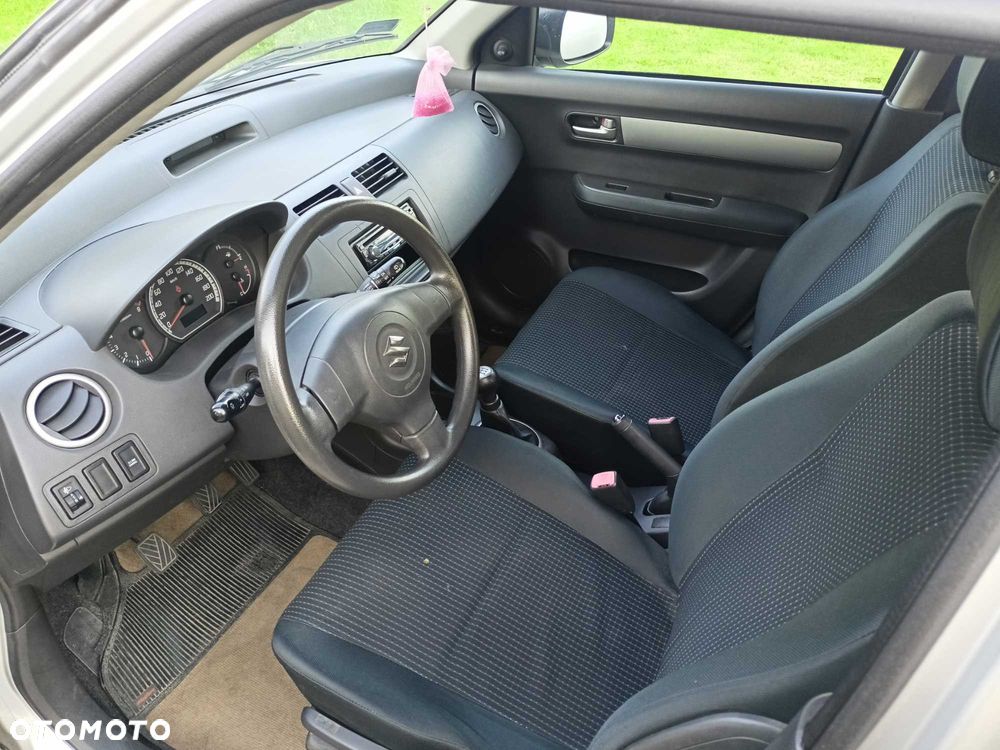 Suzuki Swift - 6