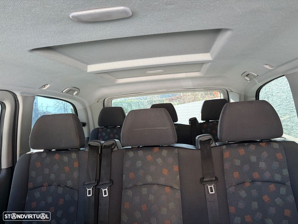 Mercedes-Benz Vito 109CDI 9 Lugares - 18