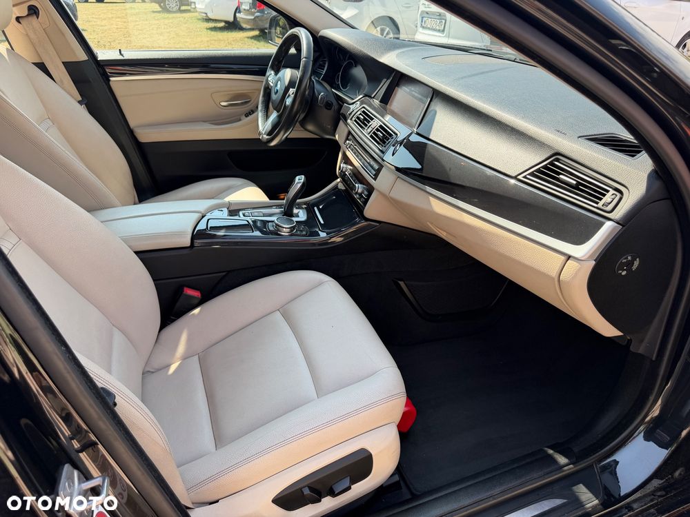 BMW Seria 5 518d Sport Line - 29
