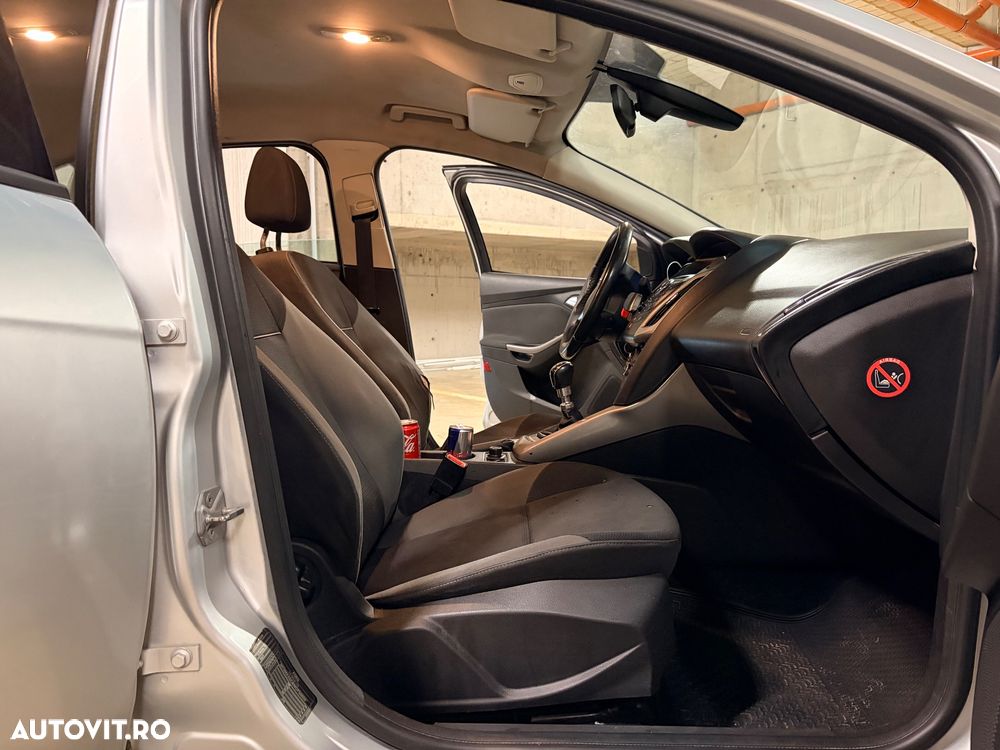 Ford Focus 1.6 TDCi DPF Trend - 12