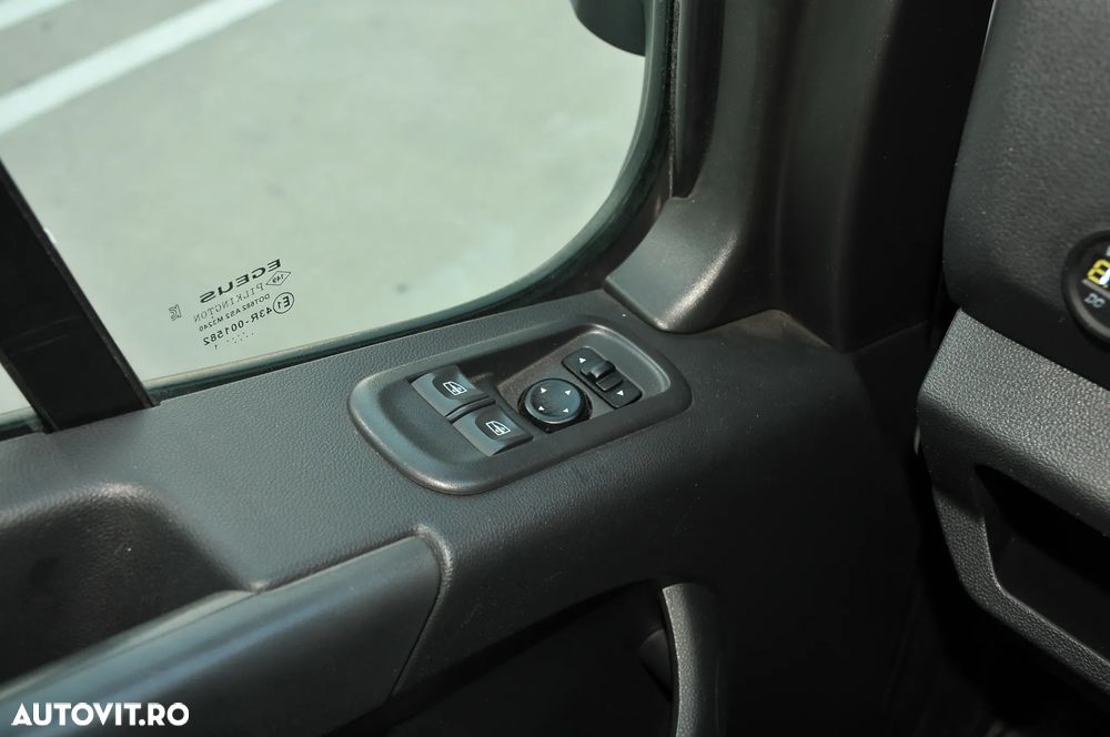 Renault Master cu lift - 19