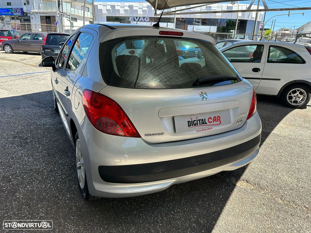 Peugeot 207 1.4 16V Trendy - 8