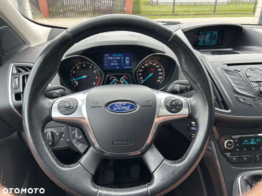 Ford Kuga 1.5 EcoBoost 2x4 Titanium - 24