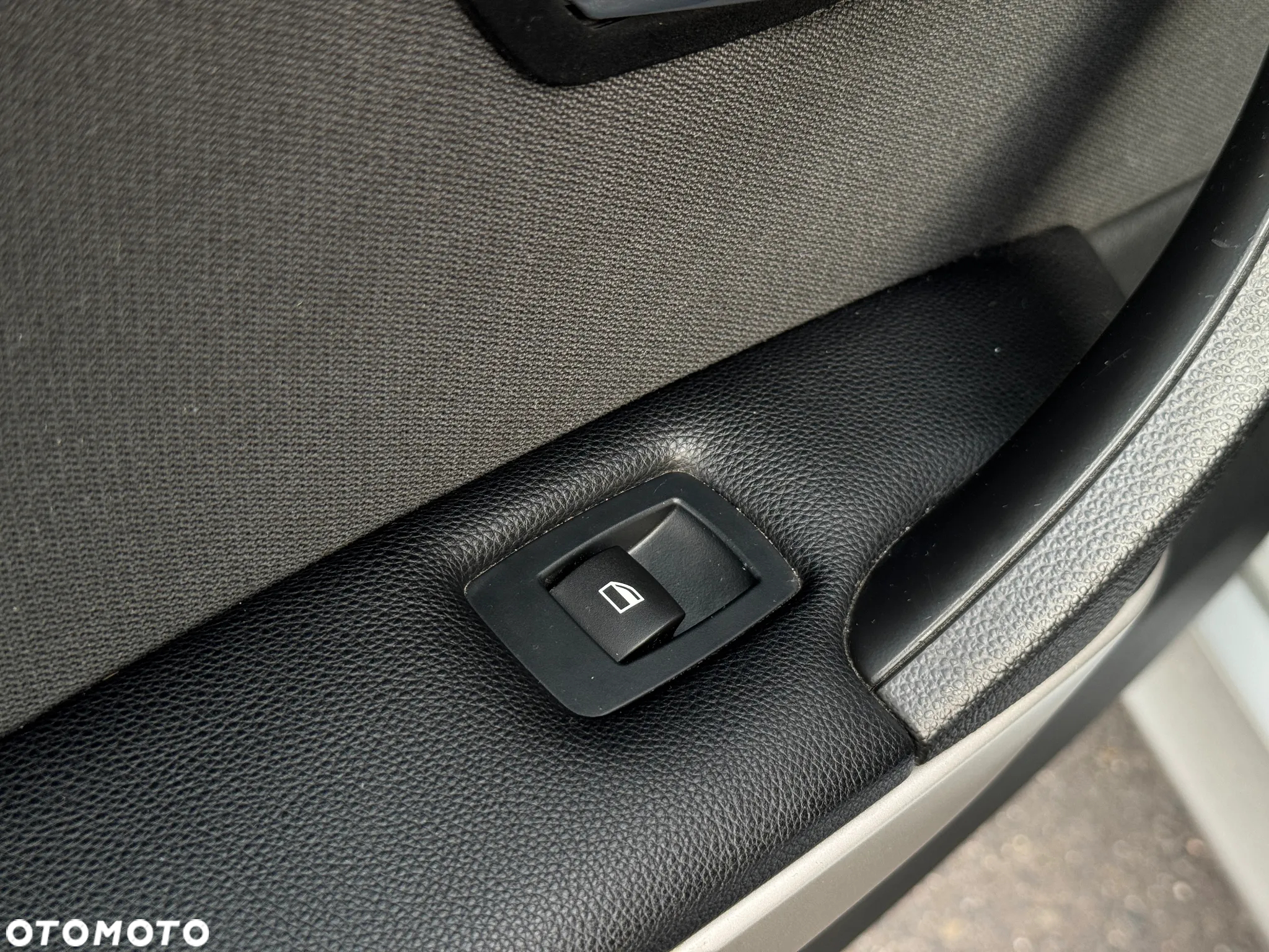 BMW Seria 3 320i - 35