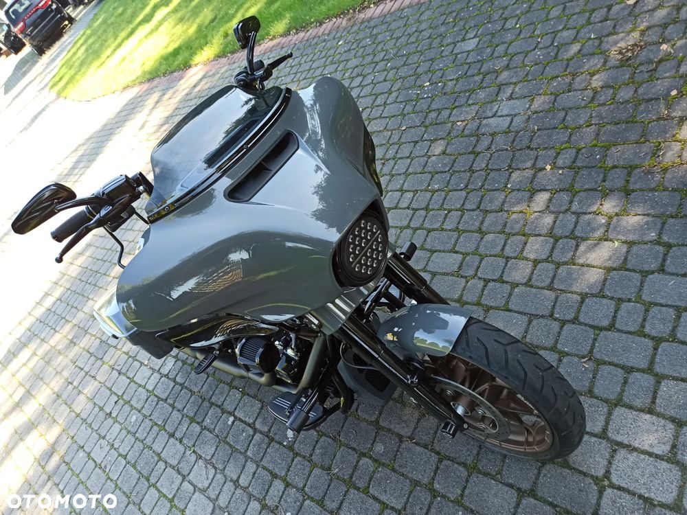 Harley-Davidson Touring Street Glide - 20