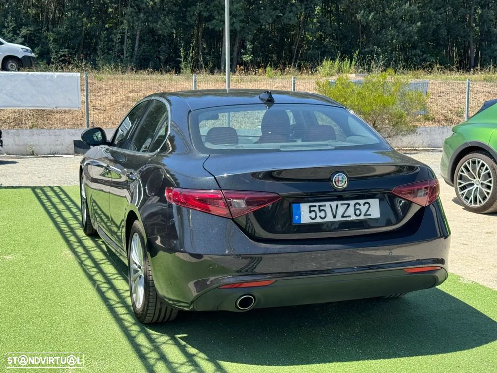 Alfa Romeo Giulia 2.2 Super - 4
