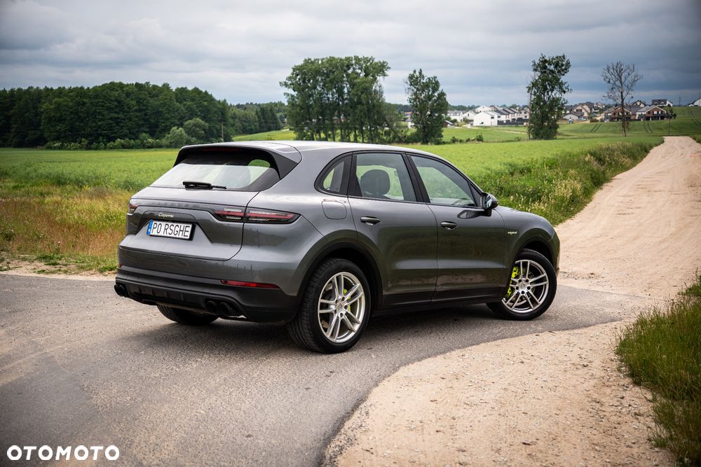 Porsche Cayenne - 6