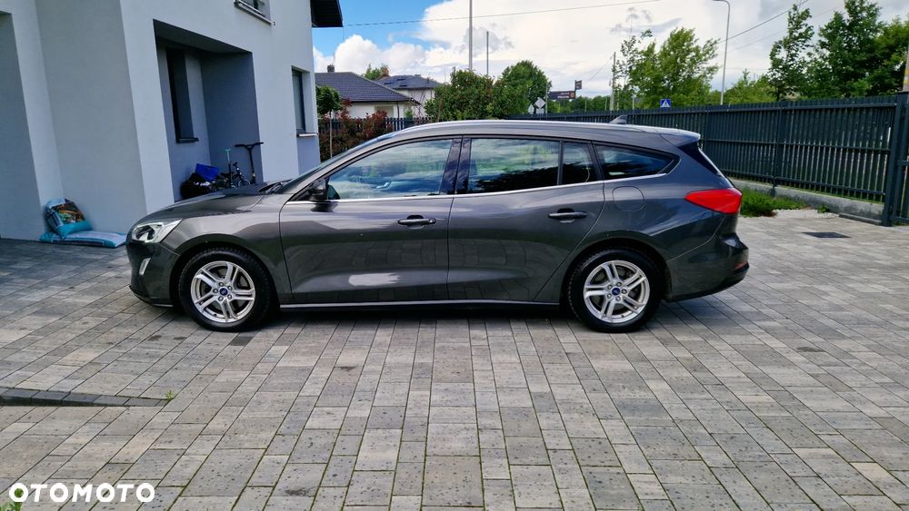 Ford Focus 1.0 EcoBoost Titanium - 11