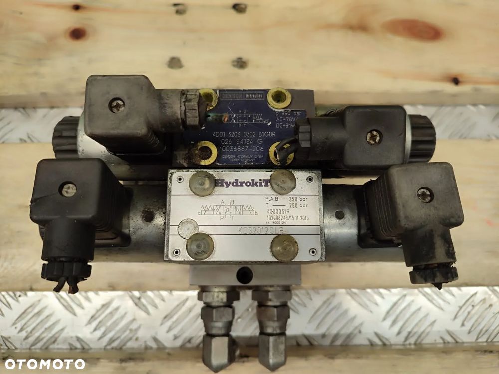 Blok zaworów kierunkowych 935 82971 PARKER DENISON - 11