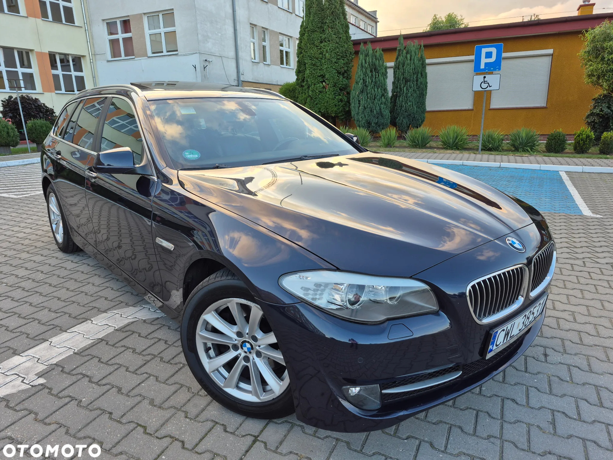BMW Seria 5 520d Touring - 3