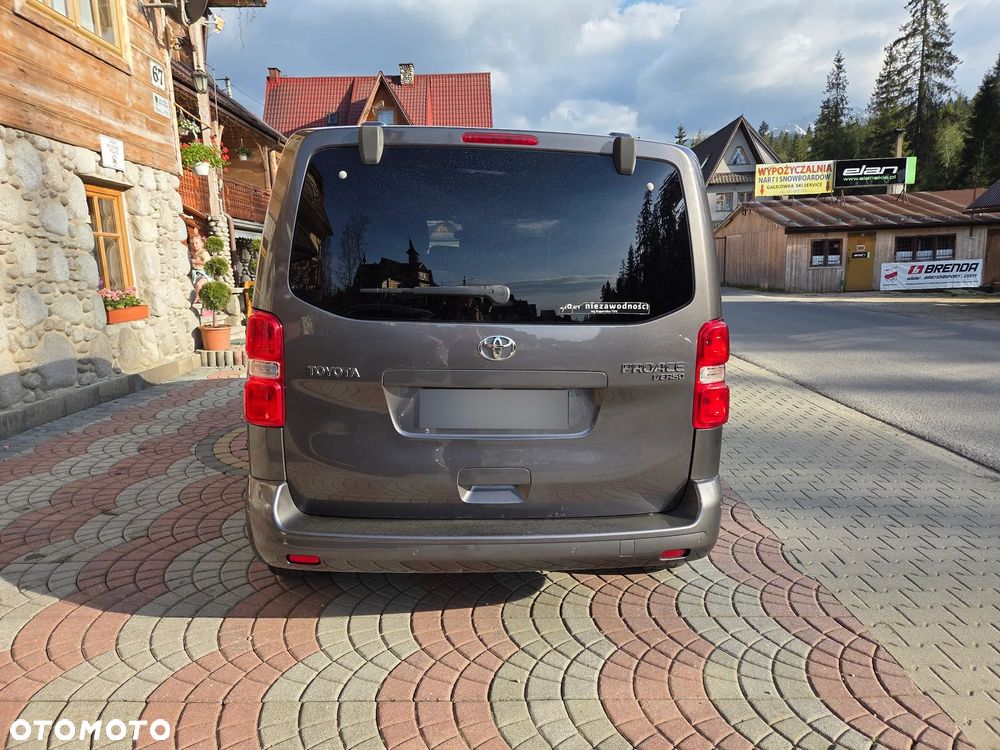 Toyota ProAce Kombi D-4D Medium 2,8t - 5