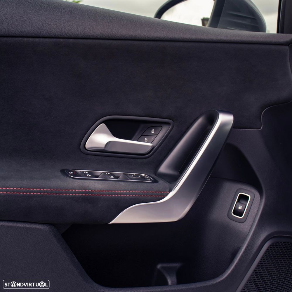 Mercedes-Benz A 250 e 8G-DCT AMG Line - 13