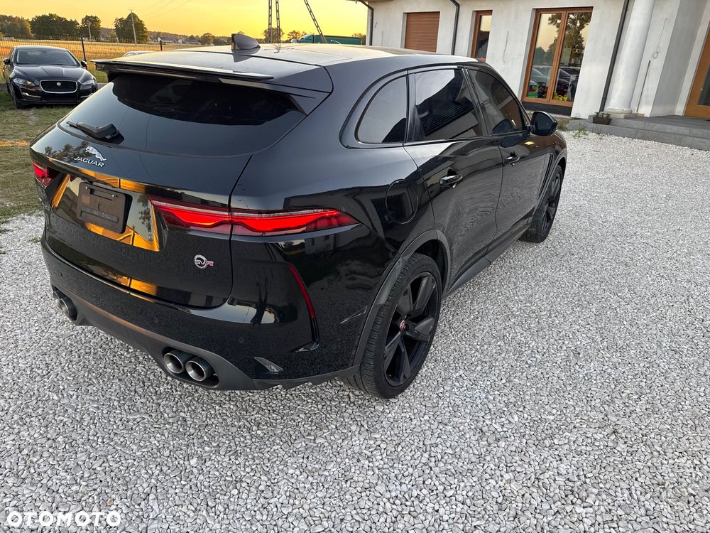 Jaguar F-Pace P550 AWD SVR - 13