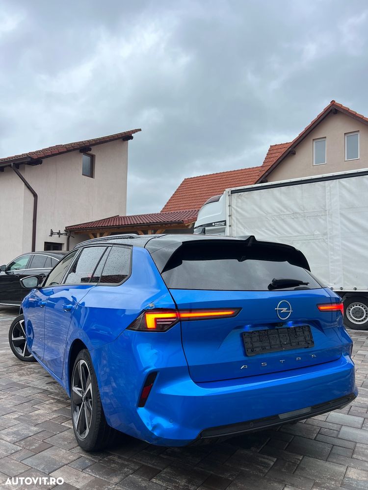 Opel Astra 1.5 D Automatik GS Line - 4