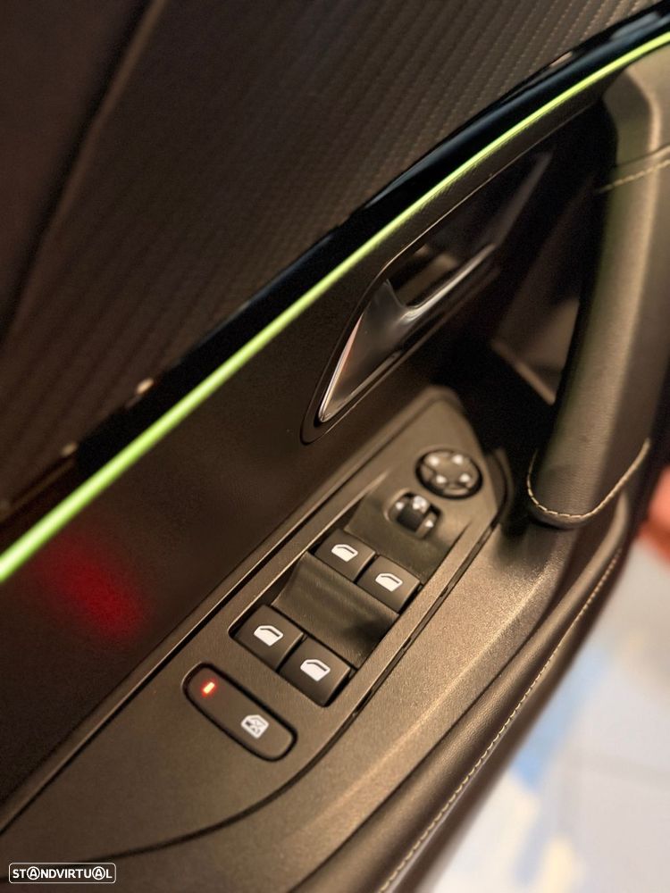 Peugeot 2008 1.2 PureTech GT Line - 37