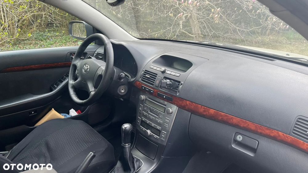 Toyota Avensis 1.8 VVT-i Luna - 10