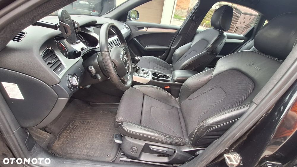 Audi A4 Limousine - 11