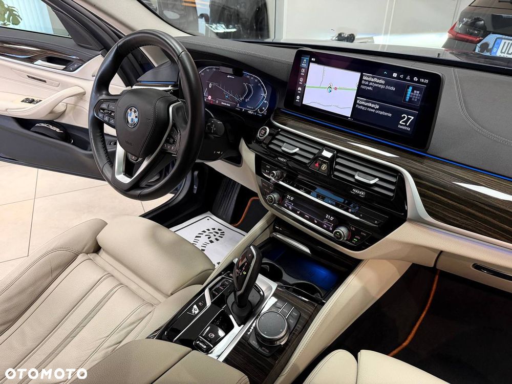BMW Seria 5 530e PHEV M Sport - 38