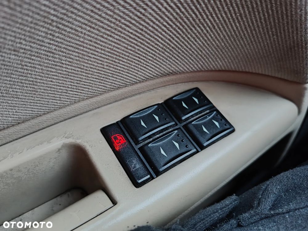 Ford Mondeo 2.0 Ambiente - 21