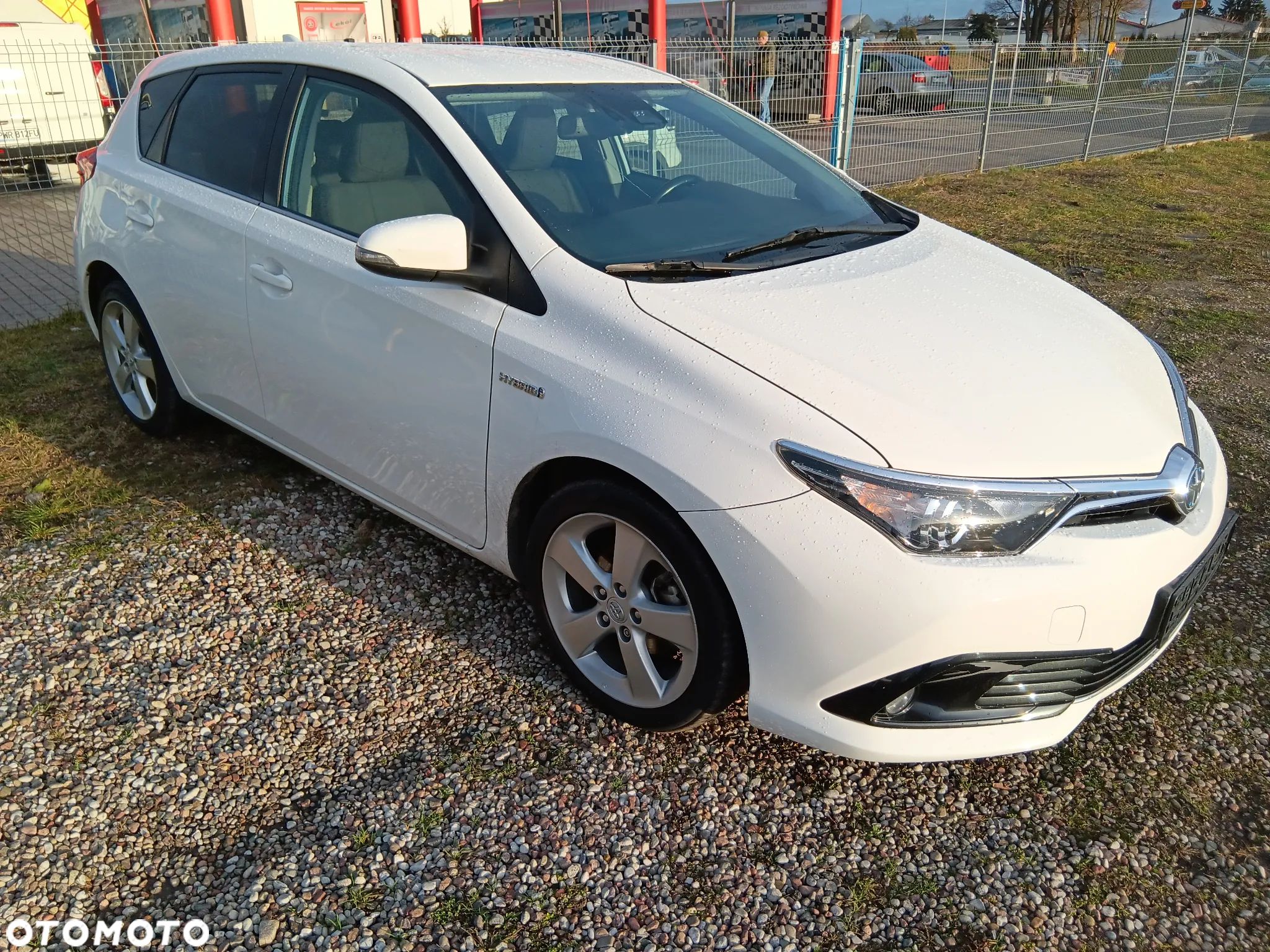 Toyota Auris 1.8 VVT-i Hybrid Automatik Comfort - 1