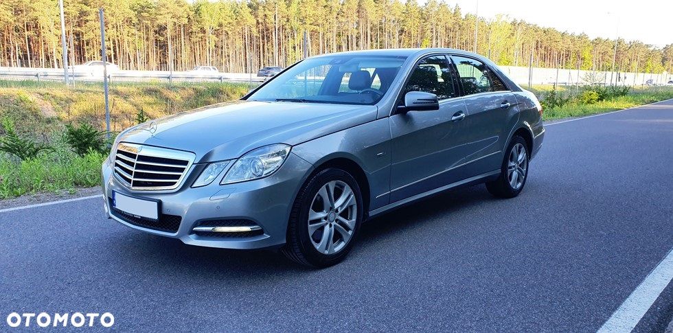 Mercedes-Benz Klasa E 250 CGI BlueEFFICIENCY Avantgarde - 1