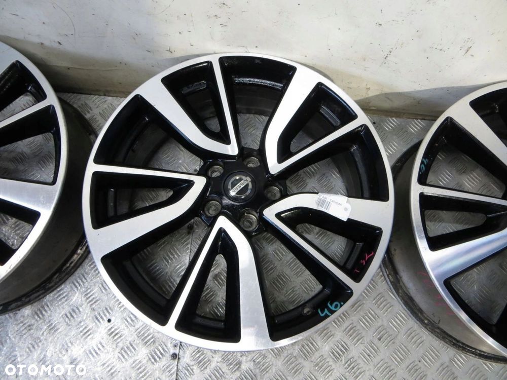 NISSAN X-TRAIL T32 FELGI ALUMINIOWE 7JX19 ET40 5X114,3 14- - 1