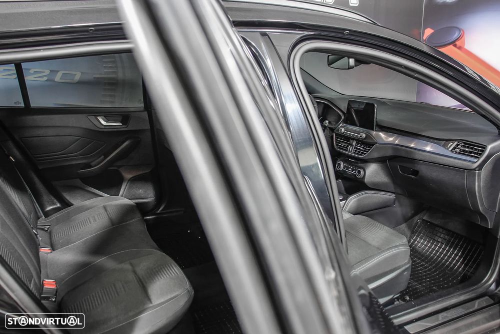 Ford Focus SW 1.5 TDCi EcoBlue Active - 14