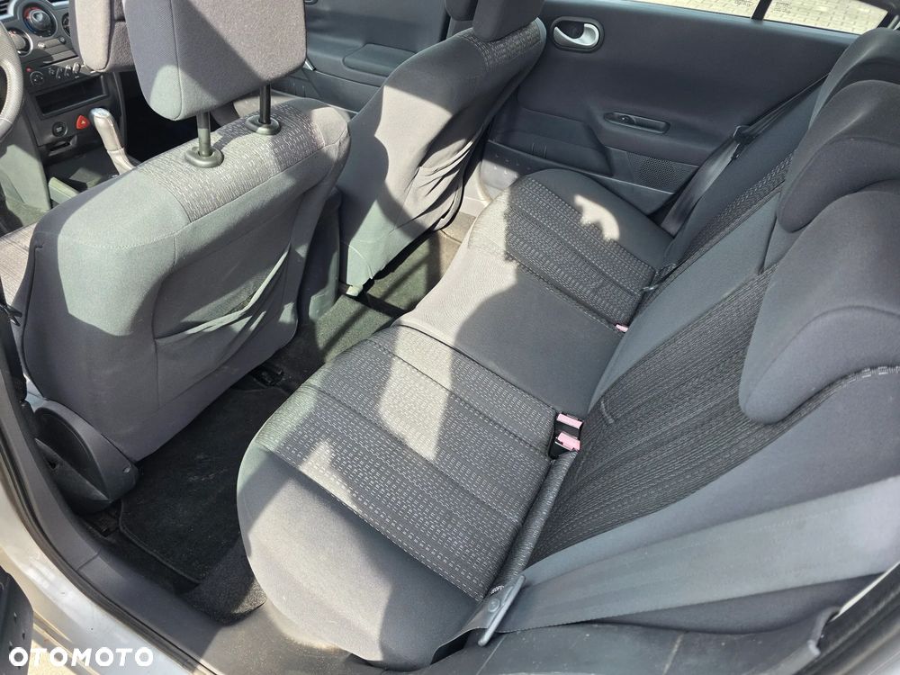 Renault Megane 1.6 16V Air - 9