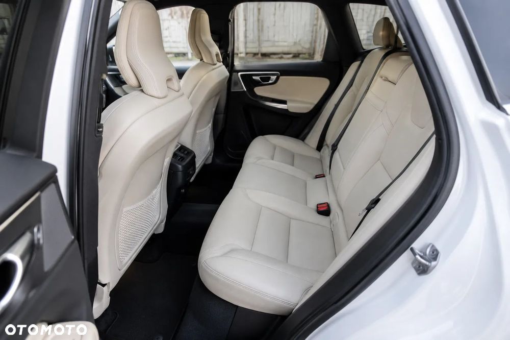 Volvo XC 60 T5 Drive-E Summum - 5