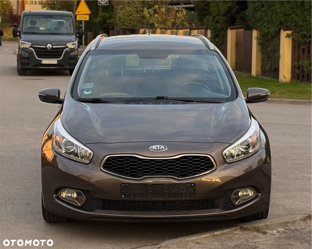 Kia Ceed 2012 photo 2