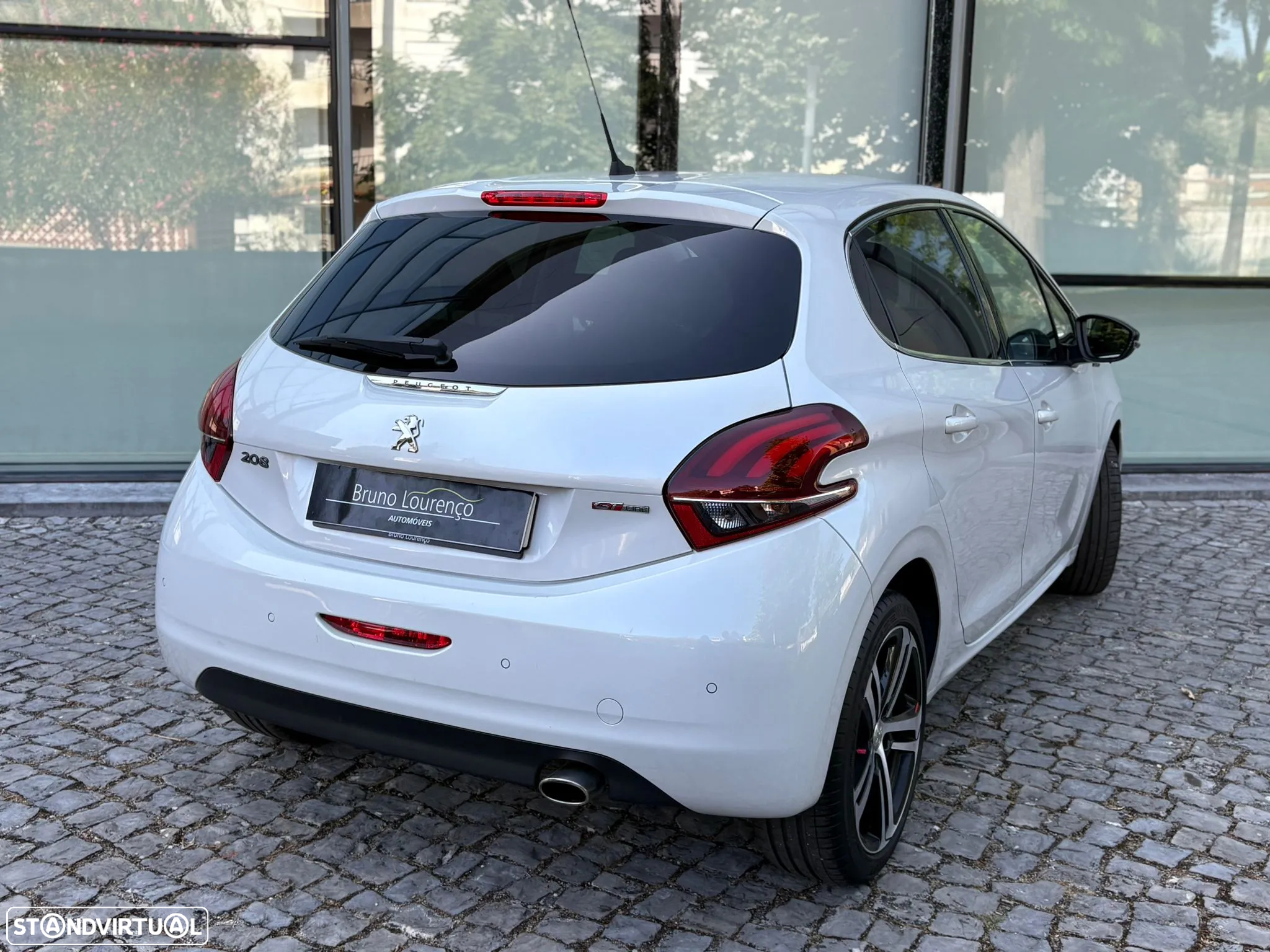 Peugeot 208 1.2 PureTech GT Line - 10
