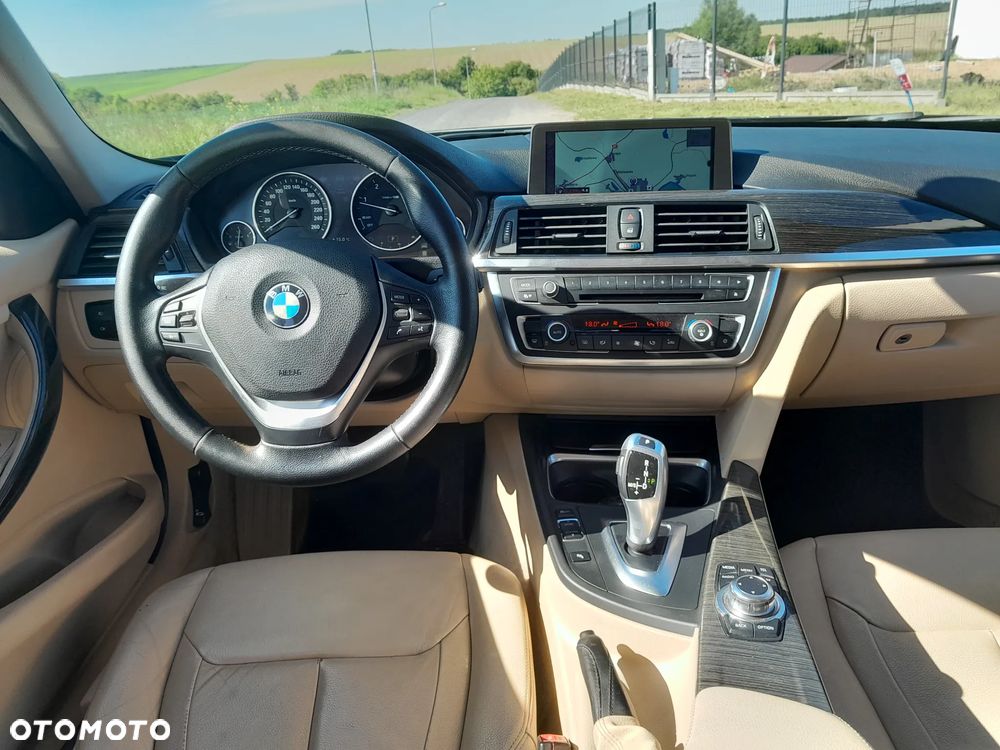 BMW Seria 3 320d Luxury Line - 13