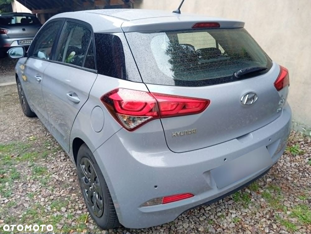 Hyundai i20 1.2 BlueDrive Comfort - 12