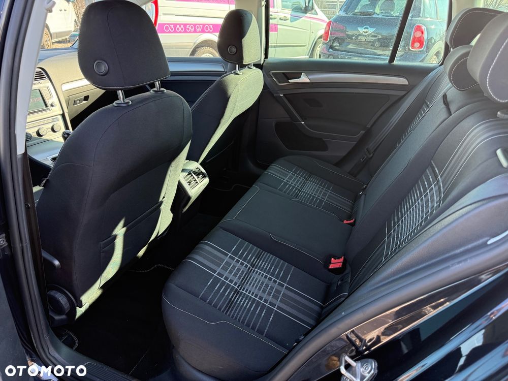 Volkswagen Golf 1.6 TDI BlueMotion Technology Lounge - 11