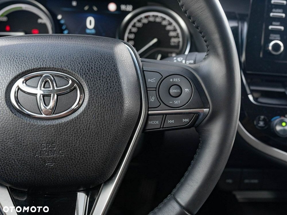 Toyota Camry - 17