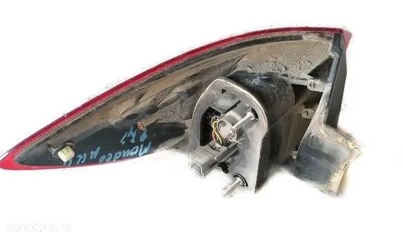 FORD MONDEO MK4 14r LAMPA W BŁOTNIK PRAWY TYŁ - 2