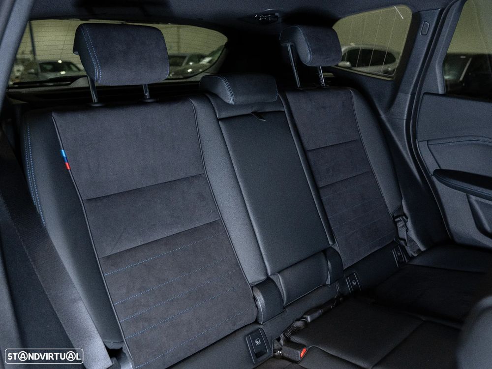 BMW iX1 eDrive20 Pack Desportivo M - 24